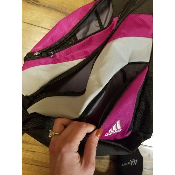 Adidas one strap sling backpack - Picture 3 of 3